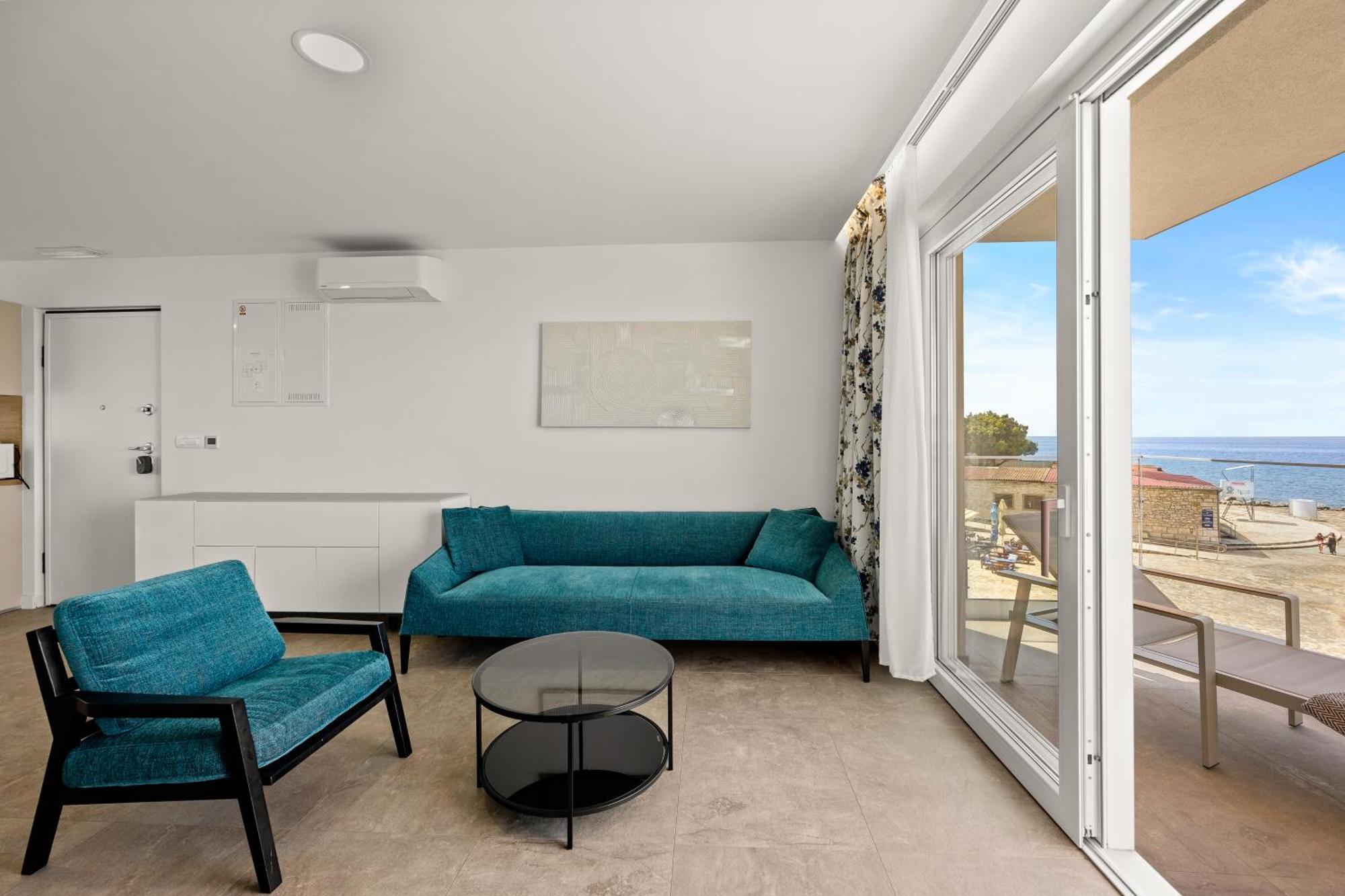 Calypso Apartment *
