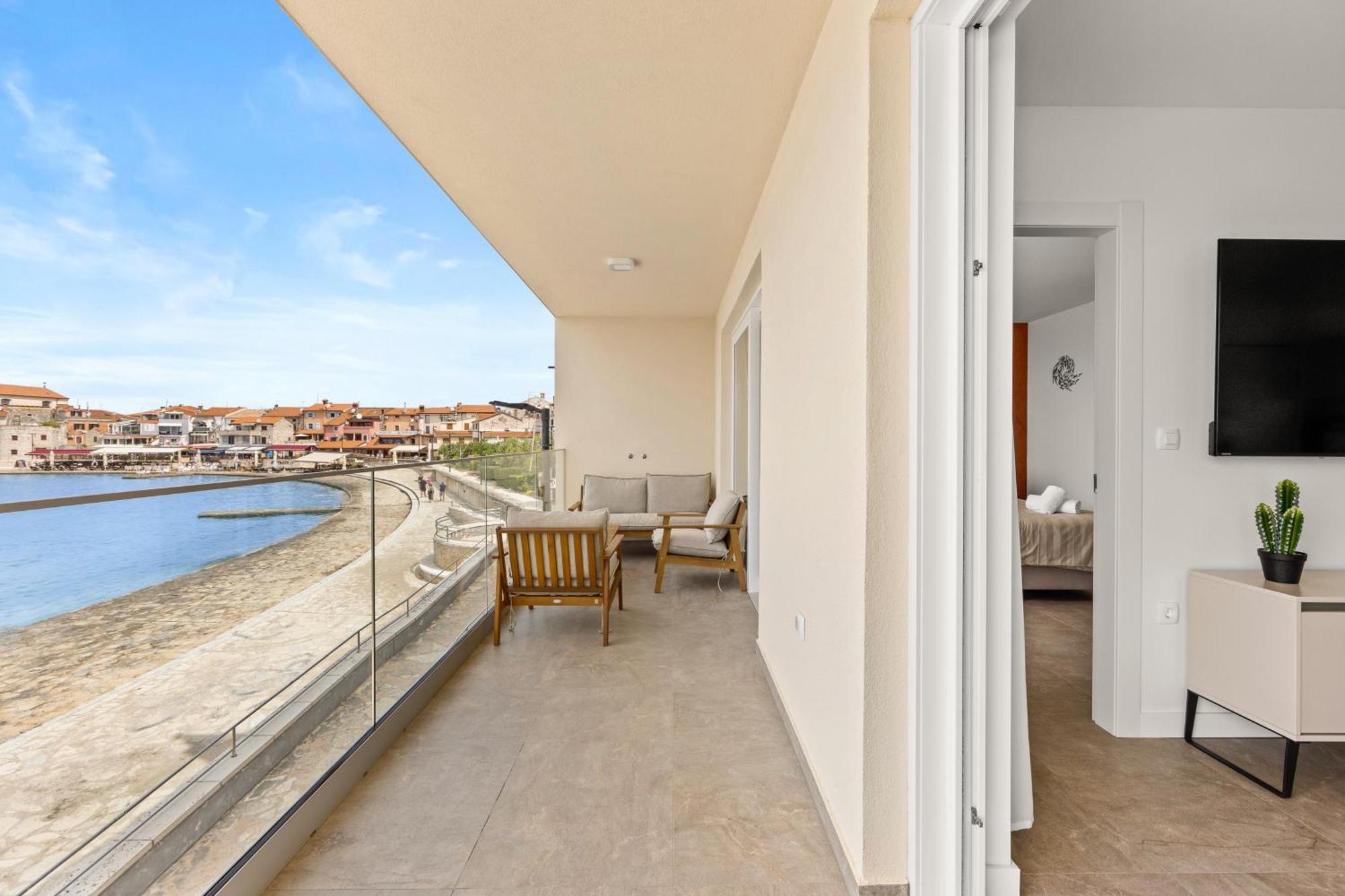 Calypso Apartment *