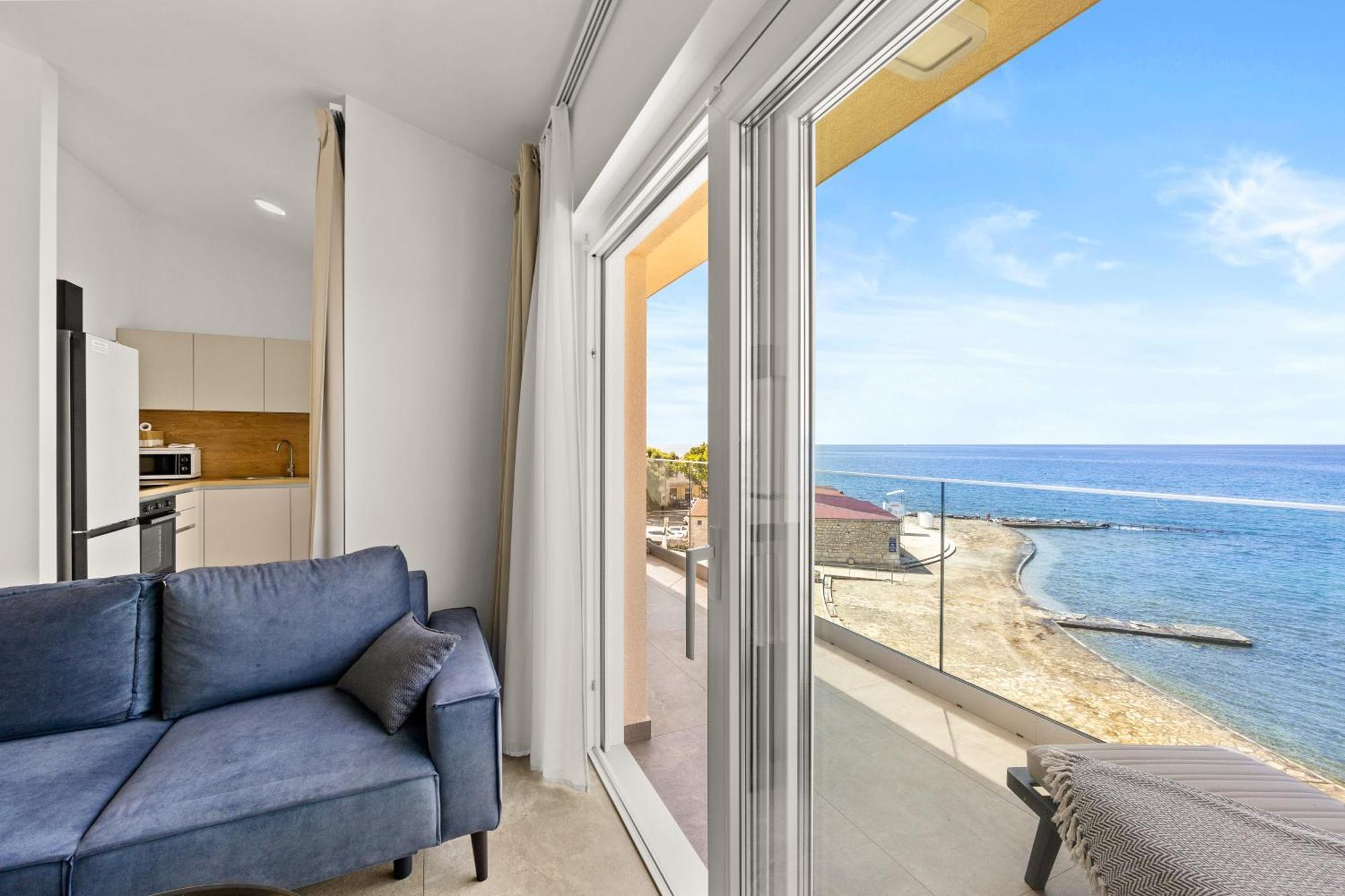 Calypso Apartment